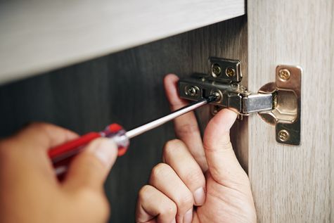 Lux Construct, Manje popravke namještaja